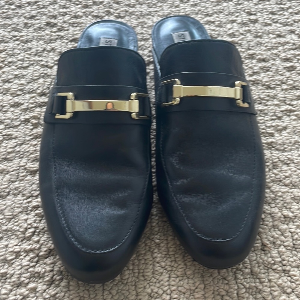 Barely worn Steve Madden leather flat mules